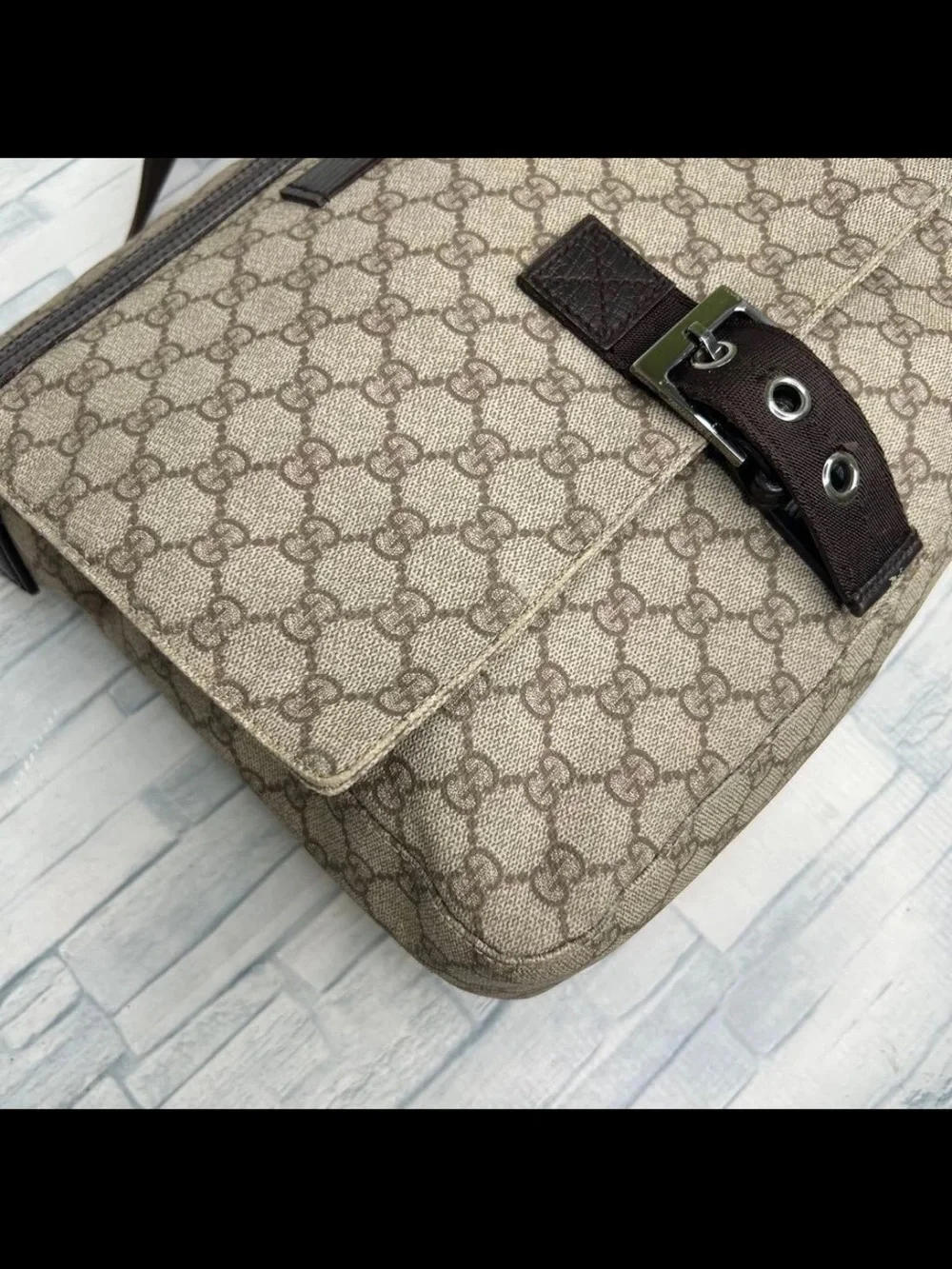 Gucci messenger bag